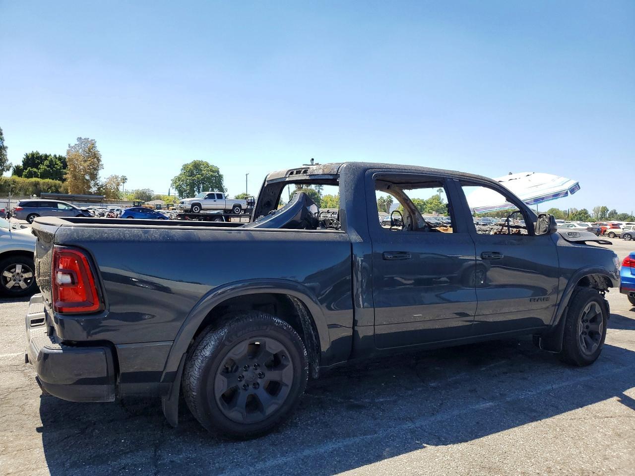 2025 RAM 1500 BIG HORN — Фото 3 из 12