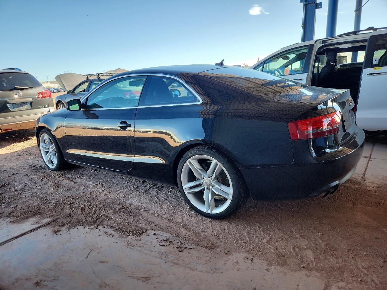 WAULFAFR7BA004421 2011 AUDI A5 photo no. 2