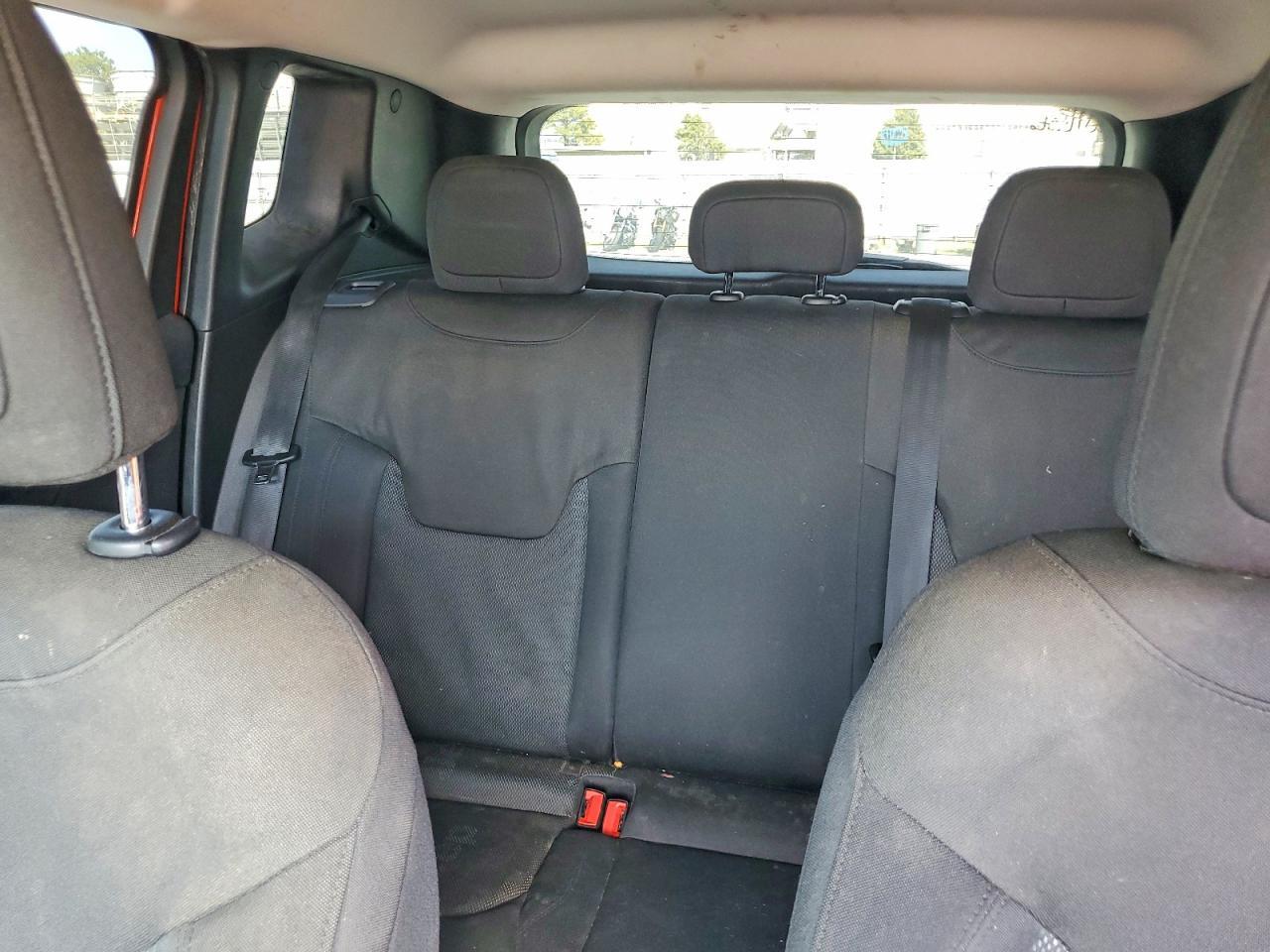 2017 JEEP RENEGADE LATITUDE — Фото 10 из 13