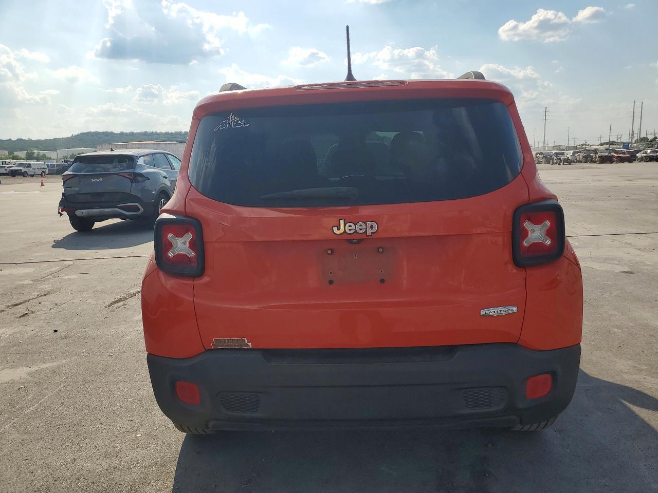 2017 JEEP RENEGADE LATITUDE — Фото 6 из 13