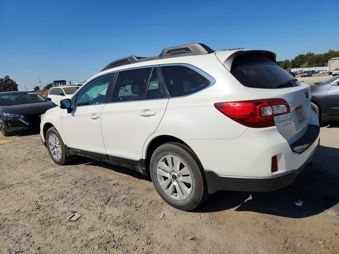 4S4BSACC2F3310099 2015 SUBARU OUTBACK photo no. 2