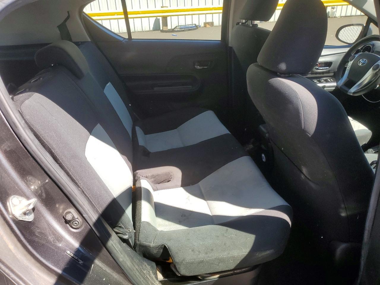 JTDKDTB3XF1104360 2015 TOYOTA PRIUS C photo no. 10