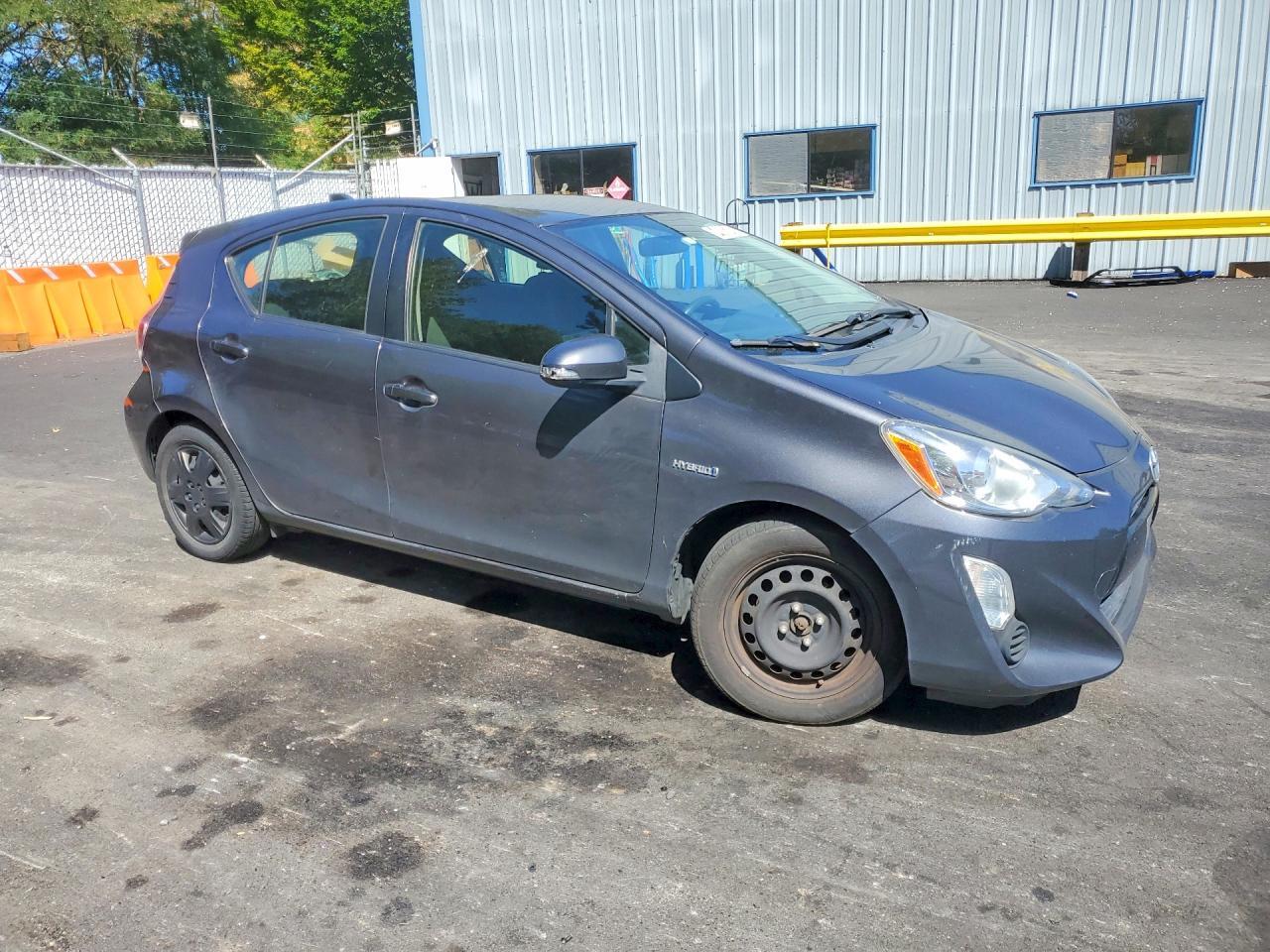 JTDKDTB3XF1104360 2015 TOYOTA PRIUS C photo no. 4