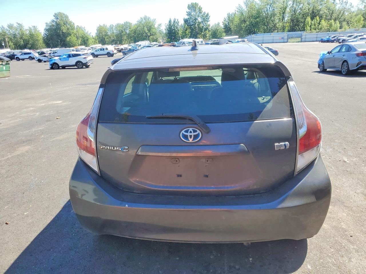 JTDKDTB3XF1104360 2015 TOYOTA PRIUS C photo no. 6