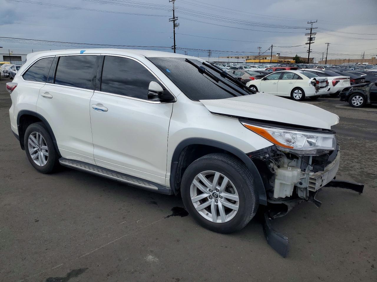 2016 TOYOTA HIGHLANDER LE — Фото 4 из 14