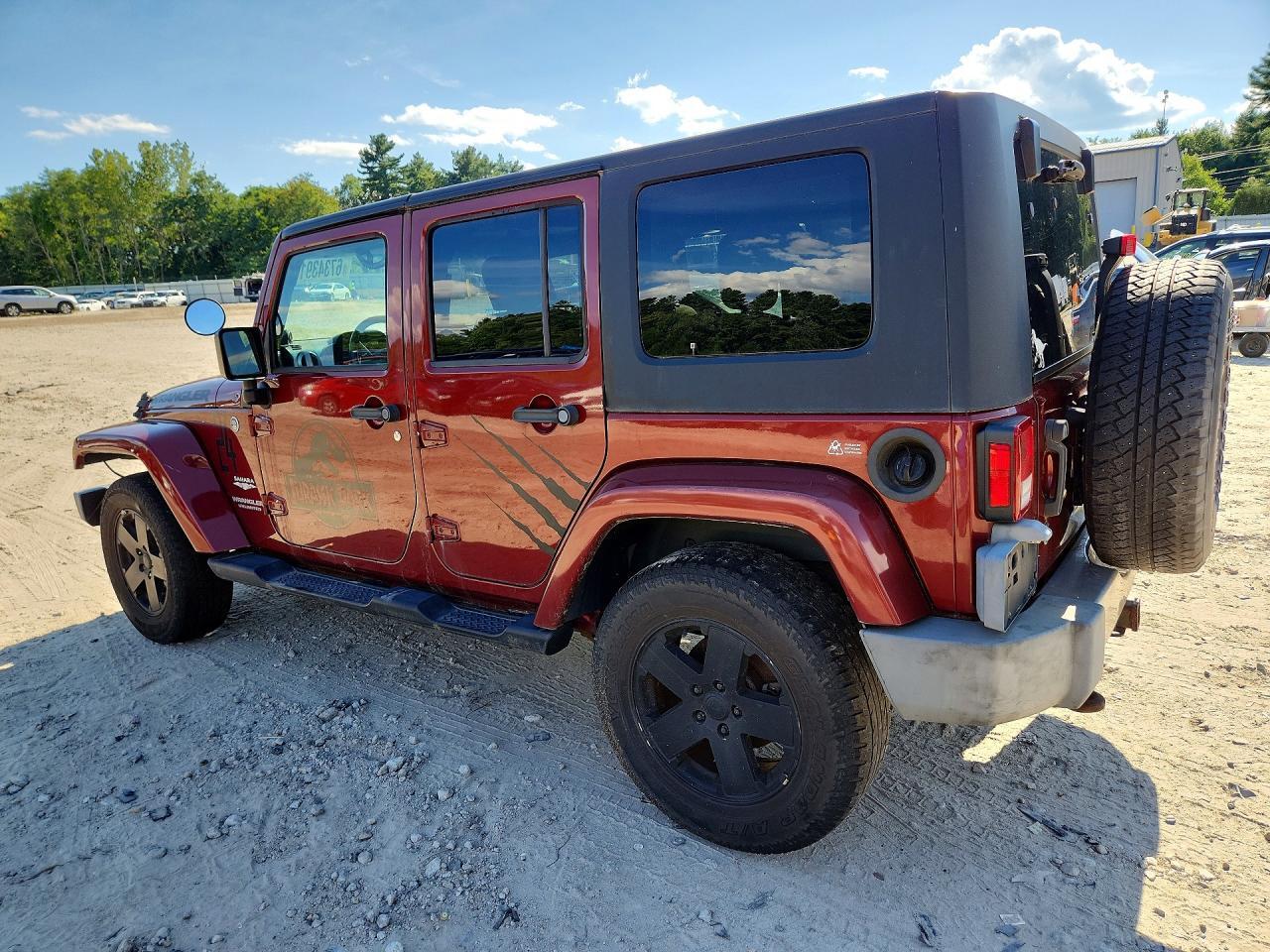 2009 JEEP WRANGLER UNLIMITED SAHARA — Фото 2 из 13