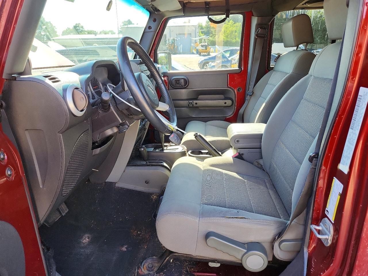 2009 JEEP WRANGLER UNLIMITED SAHARA — Фото 7 из 13
