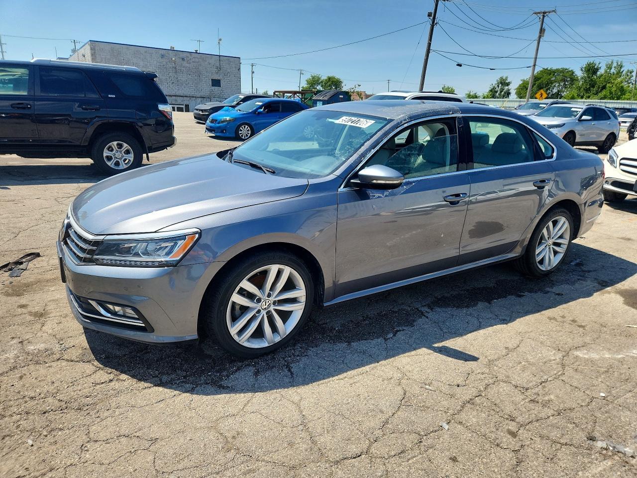 2018 VOLKSWAGEN PASSAT 1VWBA7A33JC049617