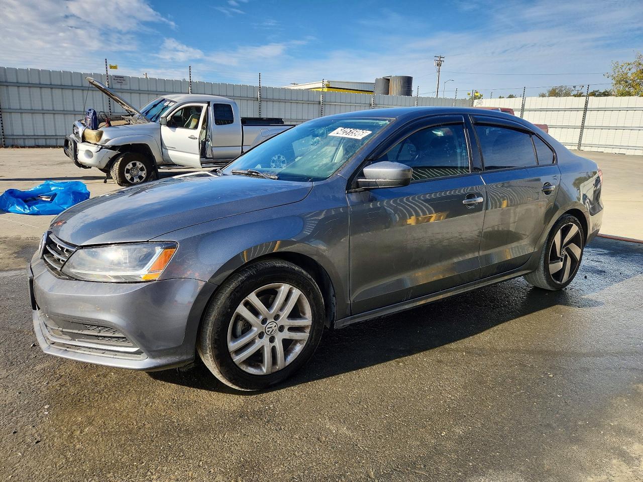 2018 VOLKSWAGEN JETTA 3VW2B7AJ9JM215312