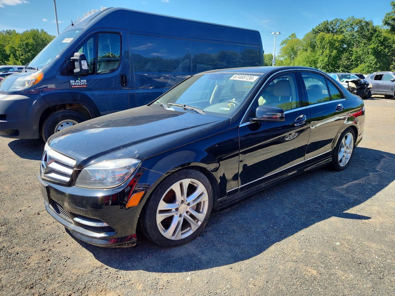 2011 MERCEDES-BENZ C WDDGF8BB9BR186734