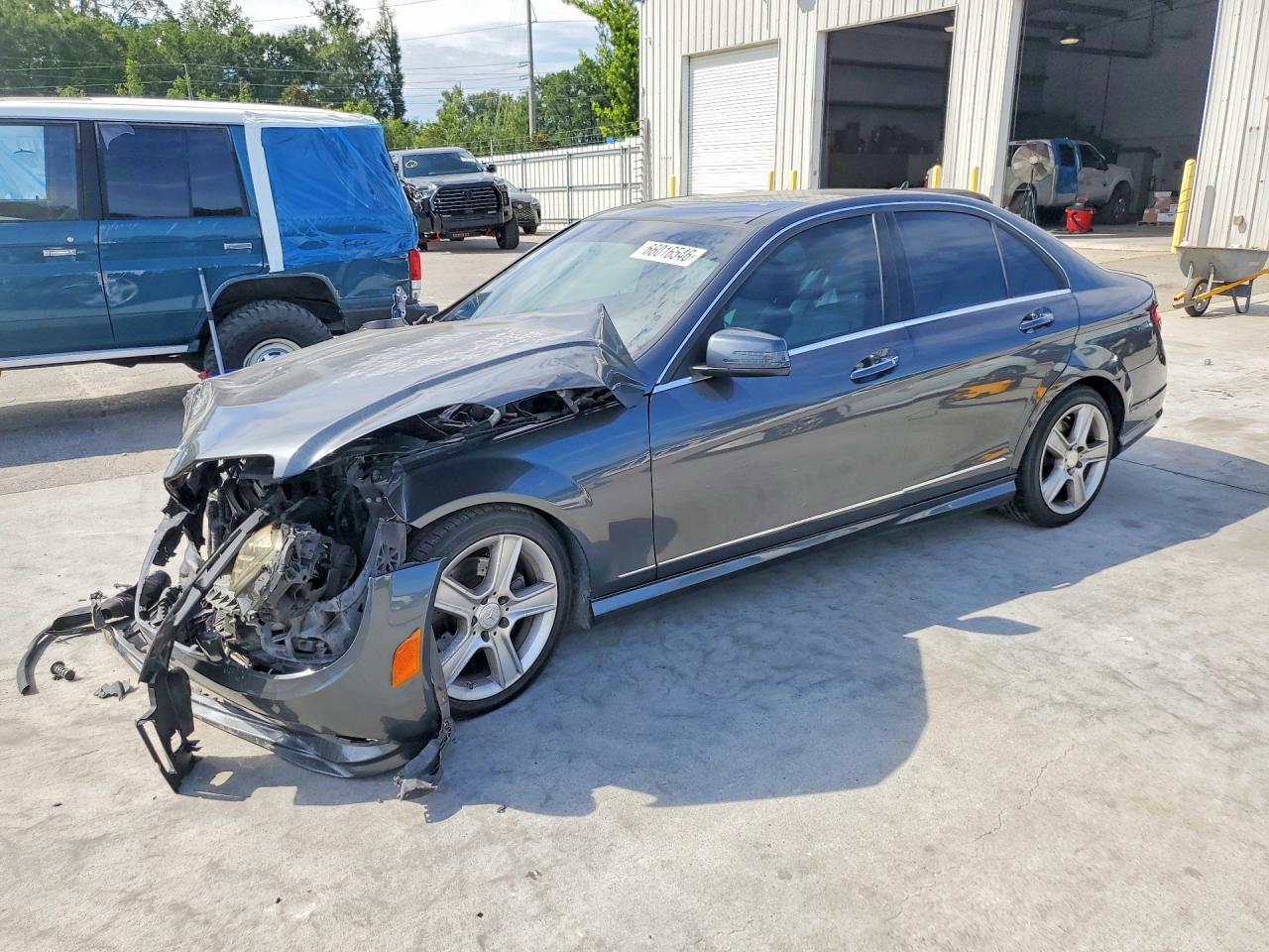 2011 MERCEDES-BENZ C WDDGF8BB6BF534622