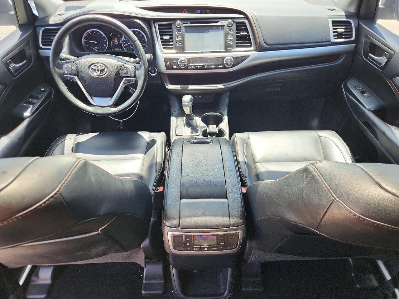 5TDKZRFH8KS339766 2019 TOYOTA HIGHLANDER photo no. 8