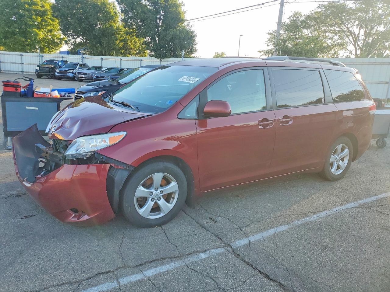 2014 TOYOTA SIENNA 5TDKK3DC3ES415388