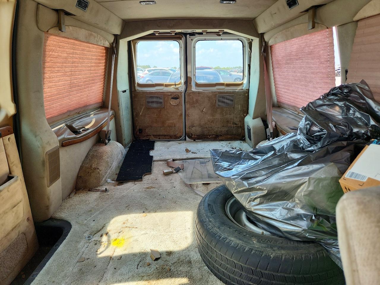 1FDRE14W2YHC07270 2000 FORD ECONOLINE photo no. 10