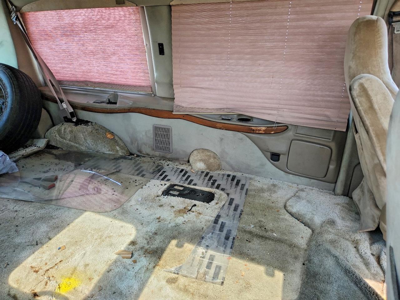 1FDRE14W2YHC07270 2000 FORD ECONOLINE photo no. 11