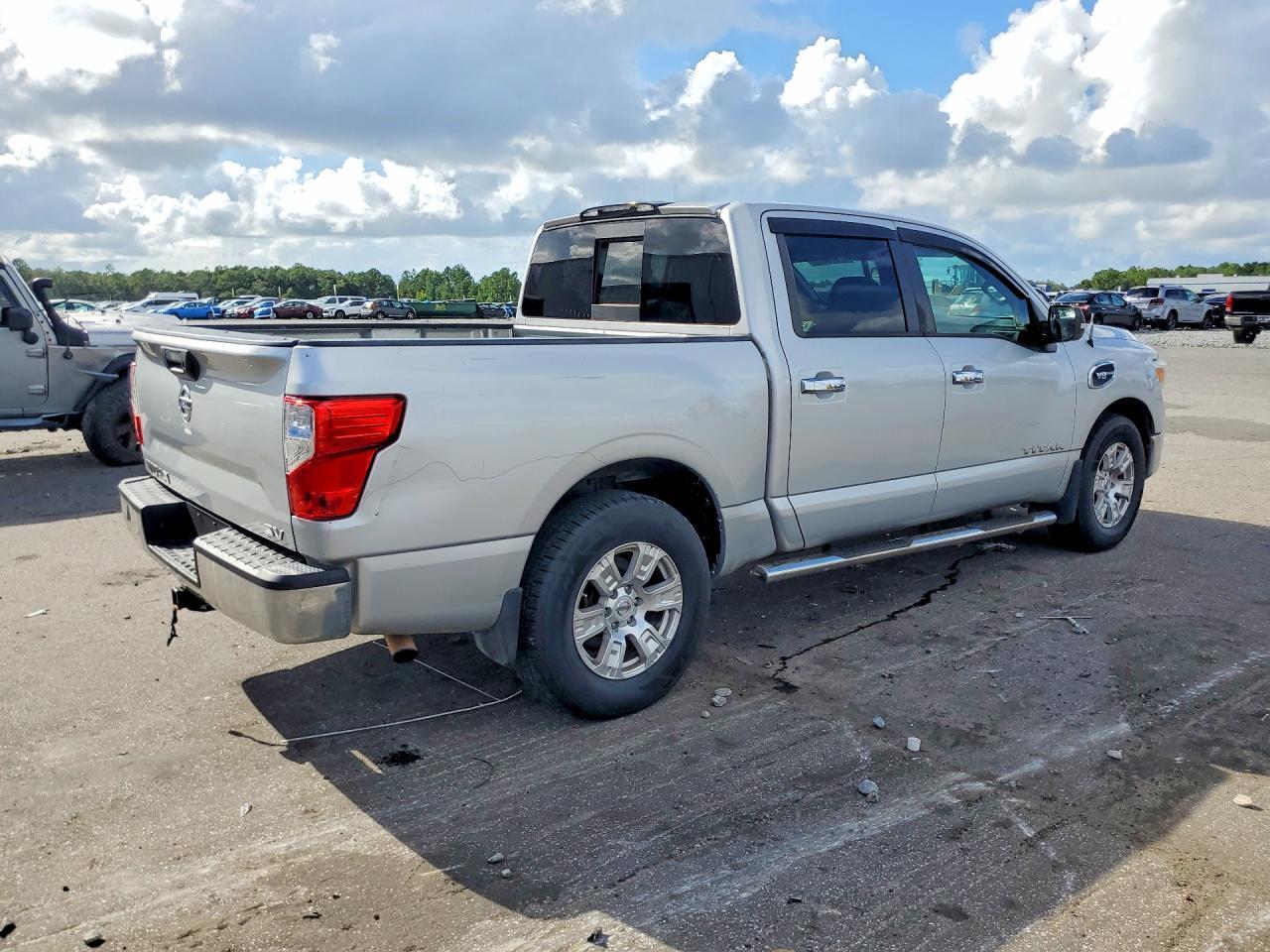 2017 NISSAN TITAN S — Фото 3 из 12