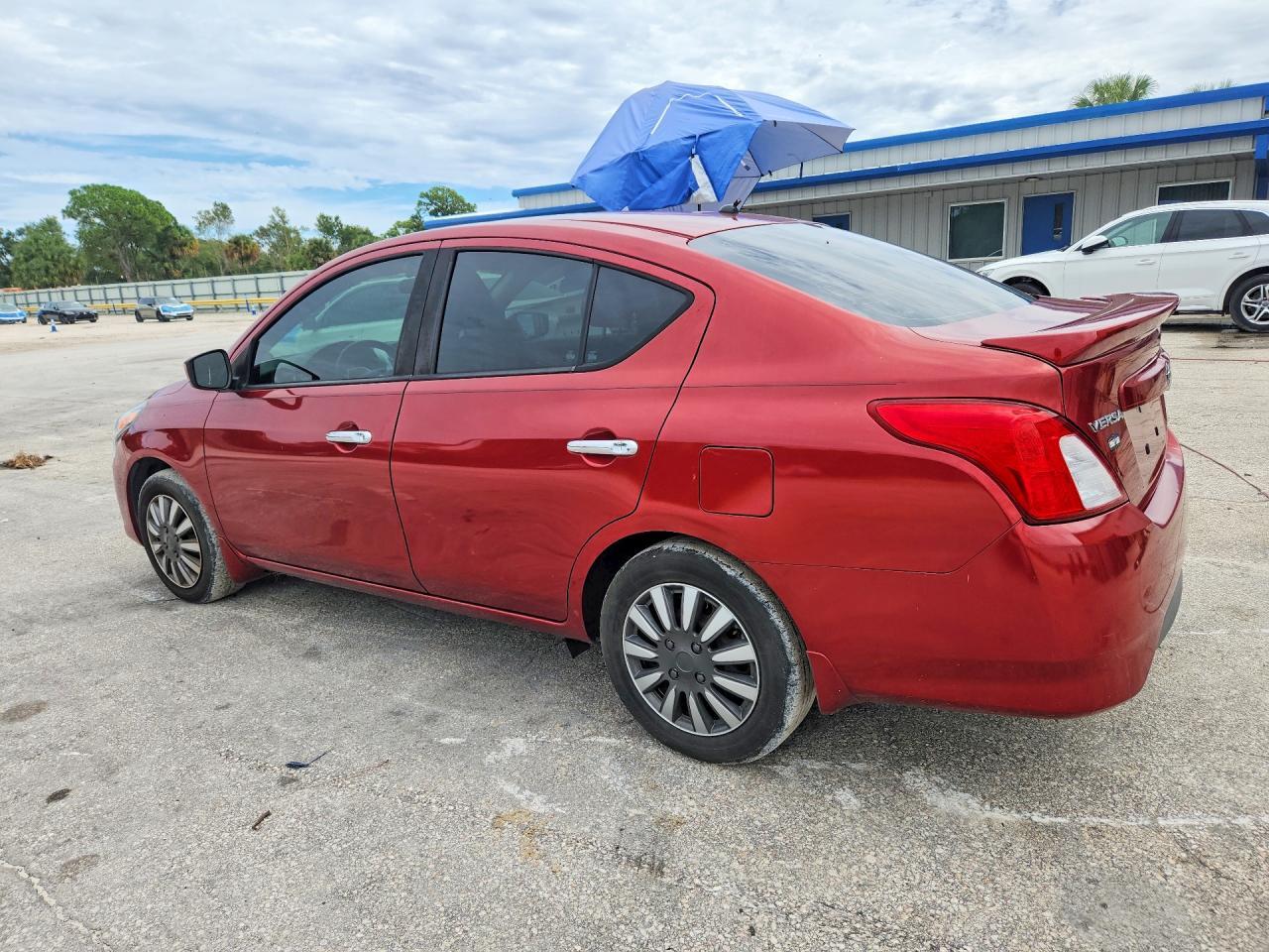 3N1CN7AP3HL862214 2017 NISSAN VERSA photo no. 2