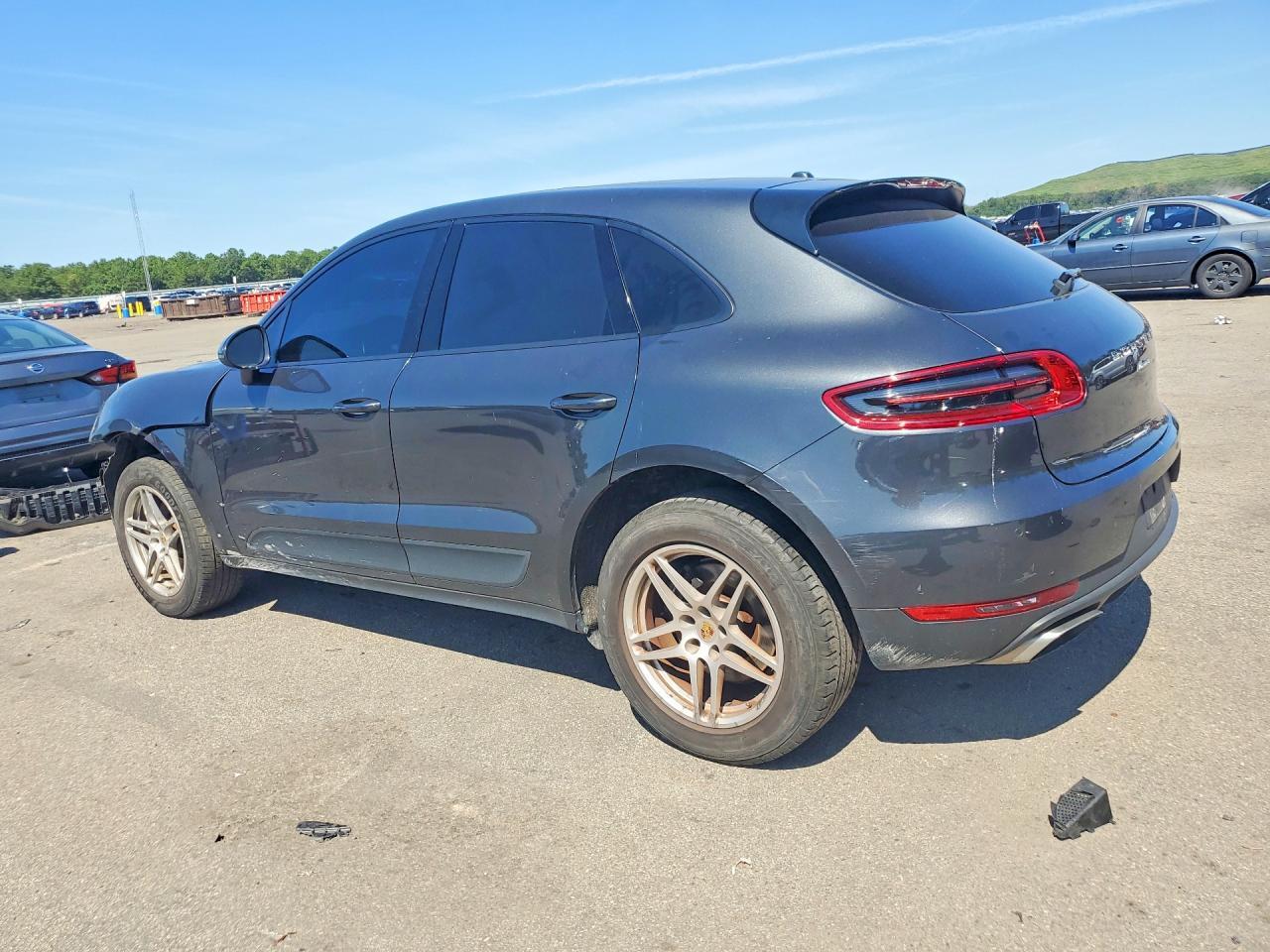 WP1AA2A58HLB09354 2017 PORSCHE MACAN photo no. 2