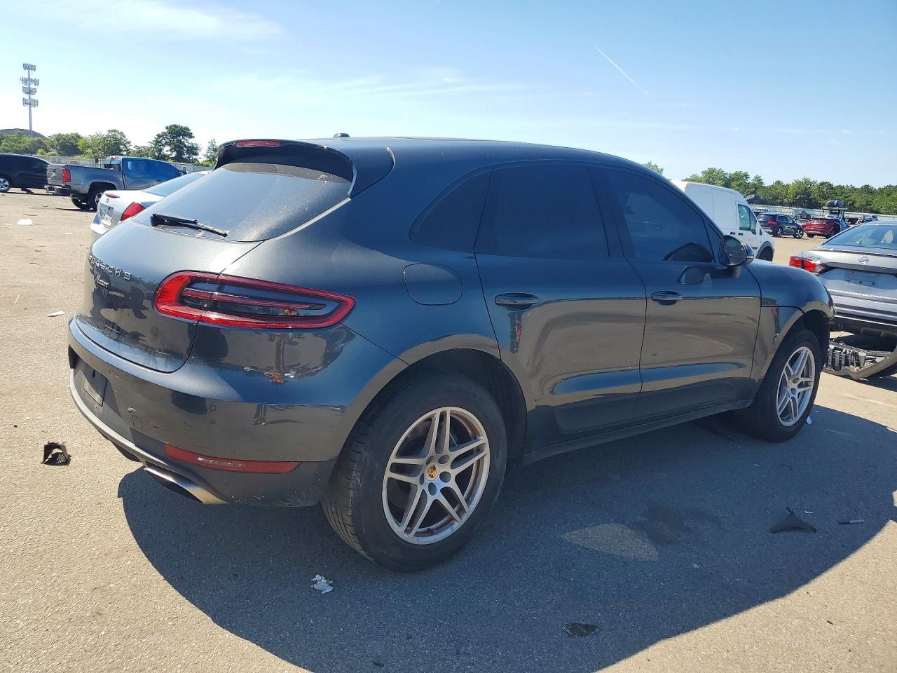 WP1AA2A58HLB09354 2017 PORSCHE MACAN photo no. 3