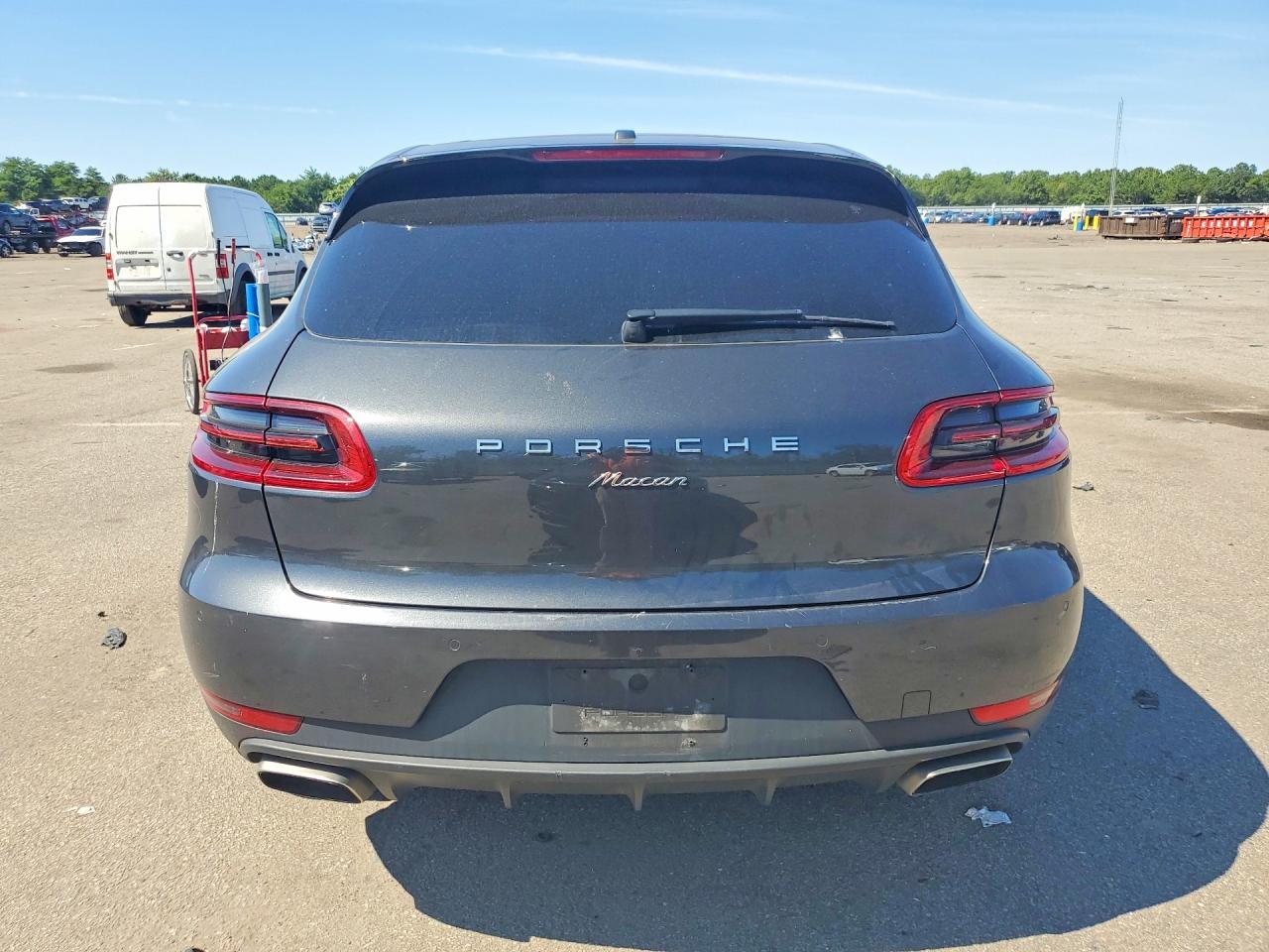WP1AA2A58HLB09354 2017 PORSCHE MACAN photo no. 6