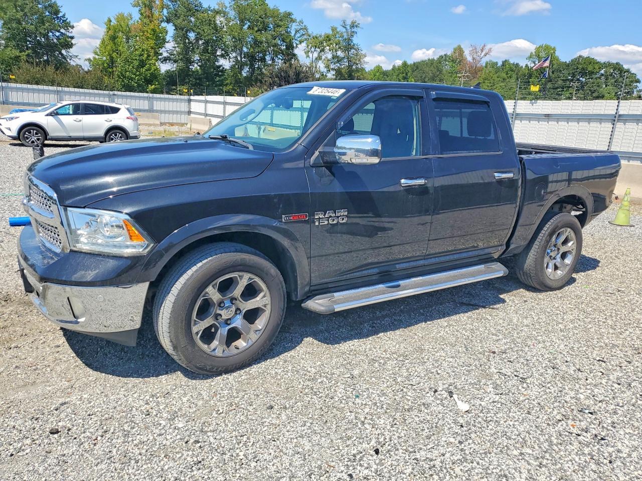 2017 RAM 1500 1C6RR7NM9HS881693