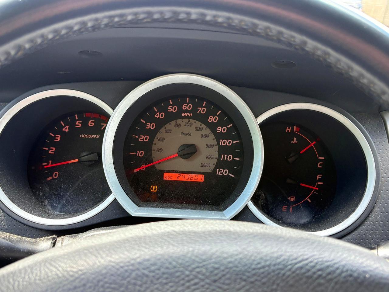 2011 TOYOTA TACOMA BASE — Фото 8 из 10