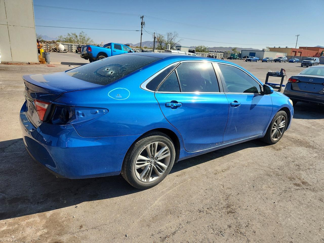 2017 TOYOTA CAMRY SE — Фото 3 из 12