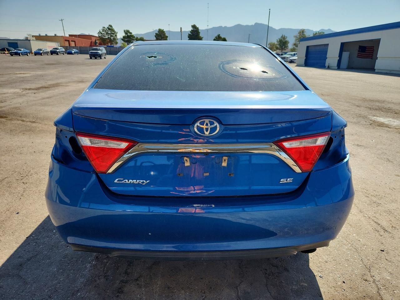 2017 TOYOTA CAMRY SE — Фото 6 из 12