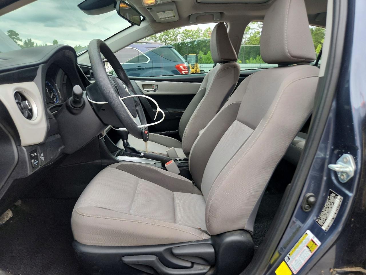2017 TOYOTA COROLLA LE ECO — Фото 7 из 12