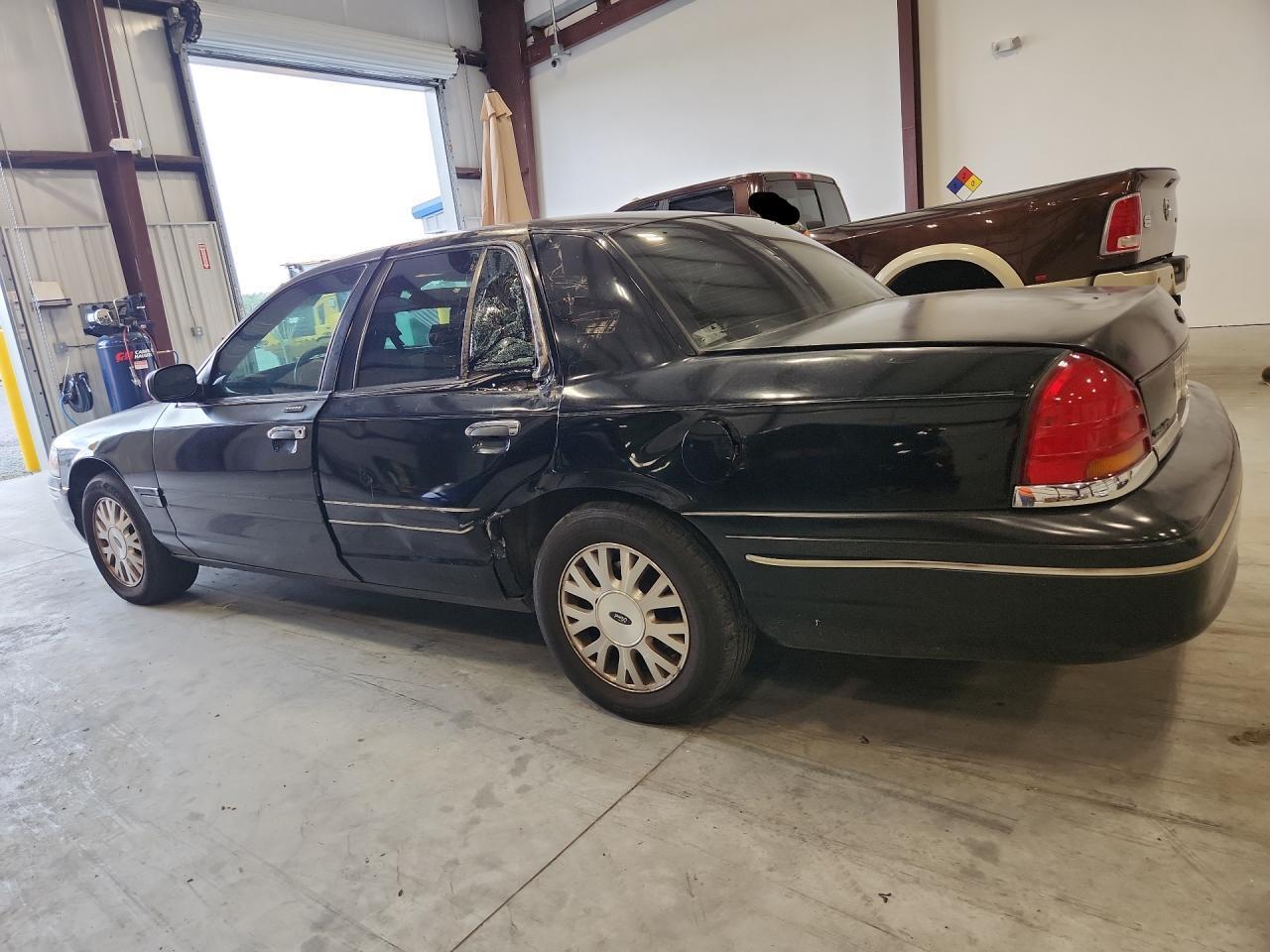 2003 FORD CROWN VICTORIA LX — Фото 2 из 12