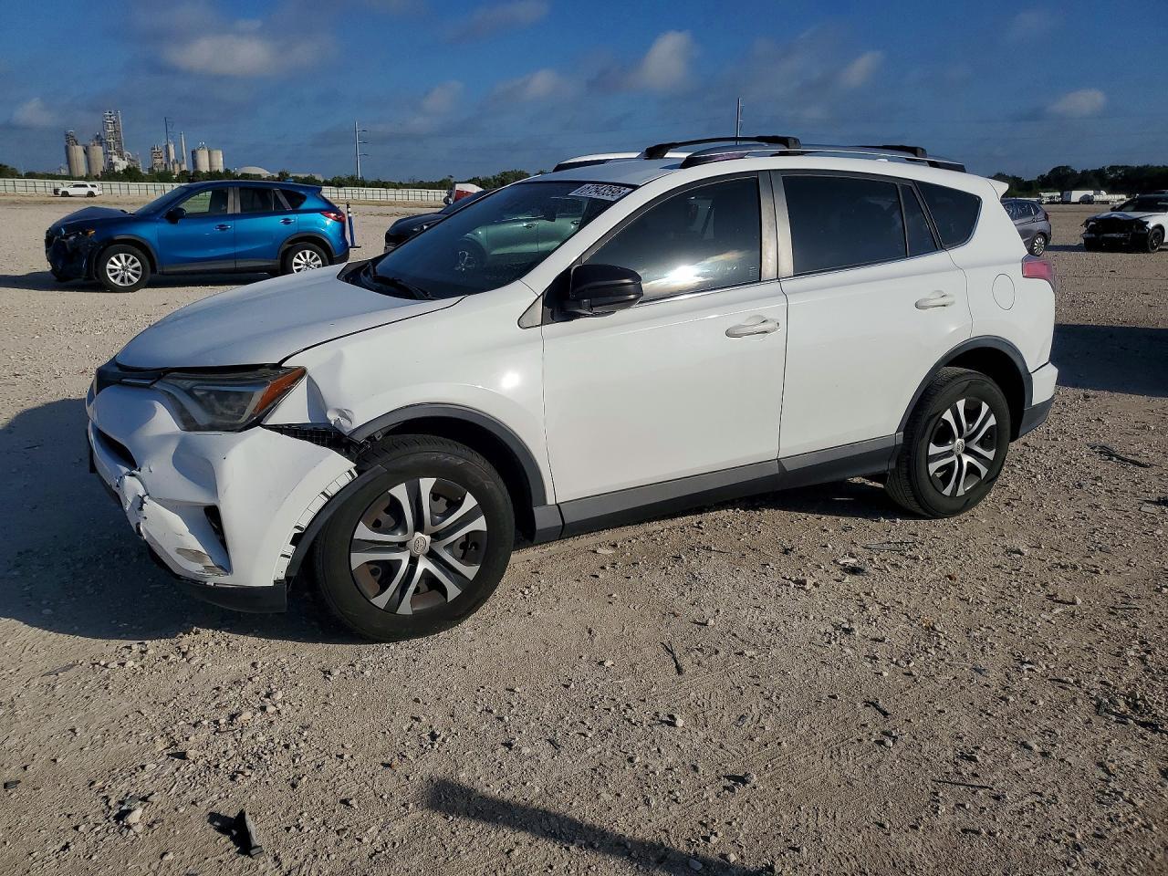 2017 TOYOTA RAV4 JTMZFREV3HD104243