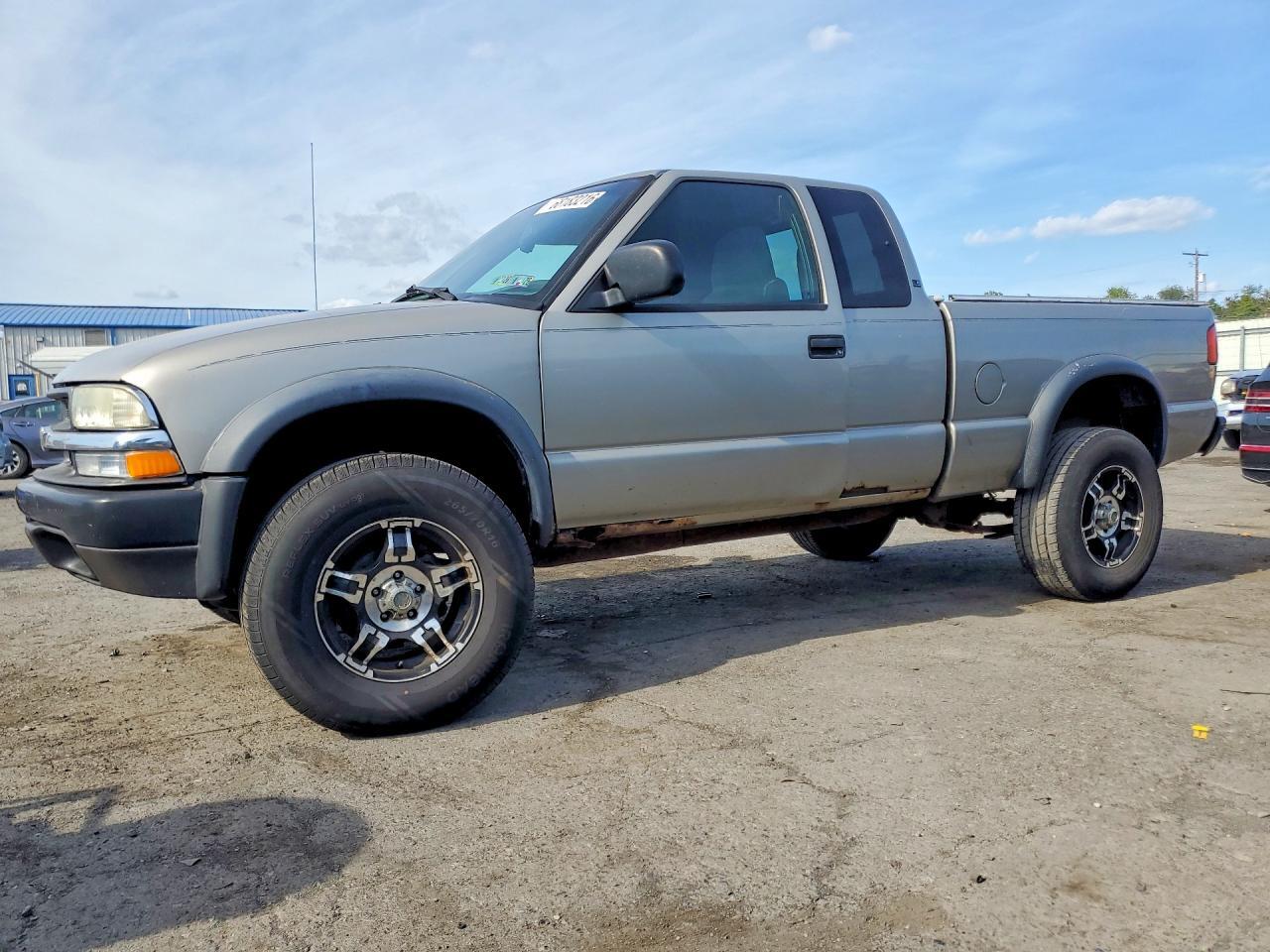 2001 CHEVROLET S TRUCK 1GCCT19W218242163