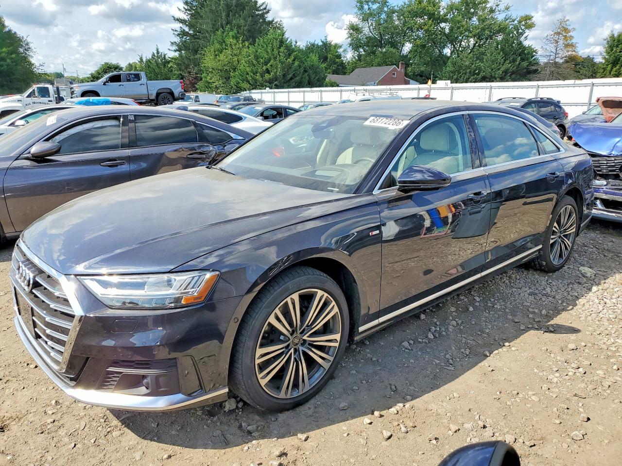 2021 AUDI A8 WAU8EAF82MN023583
