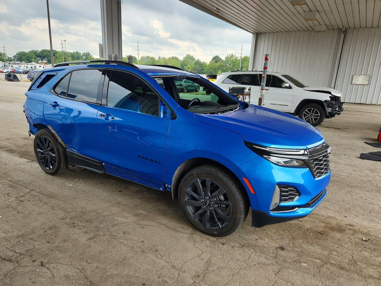 2024 CHEVROLET EQUINOX RS — Фото 4 из 14