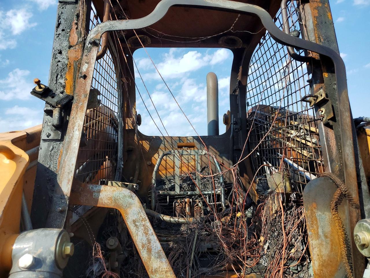2014 CASE SV300 - SKID STEER LOADER — Фото 6 из 10