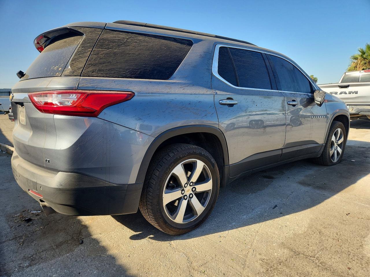 2021 CHEVROLET TRAVERSE LT — Фото 3 из 13