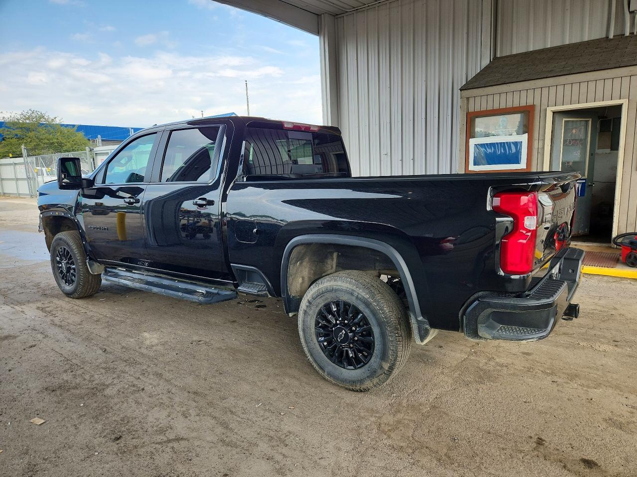 2023 CHEVROLET SILVERADO K2500 HEAVY DUTY LTZ — Фото 2 из 12