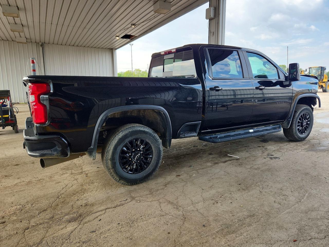 2023 CHEVROLET SILVERADO K2500 HEAVY DUTY LTZ — Фото 3 из 12