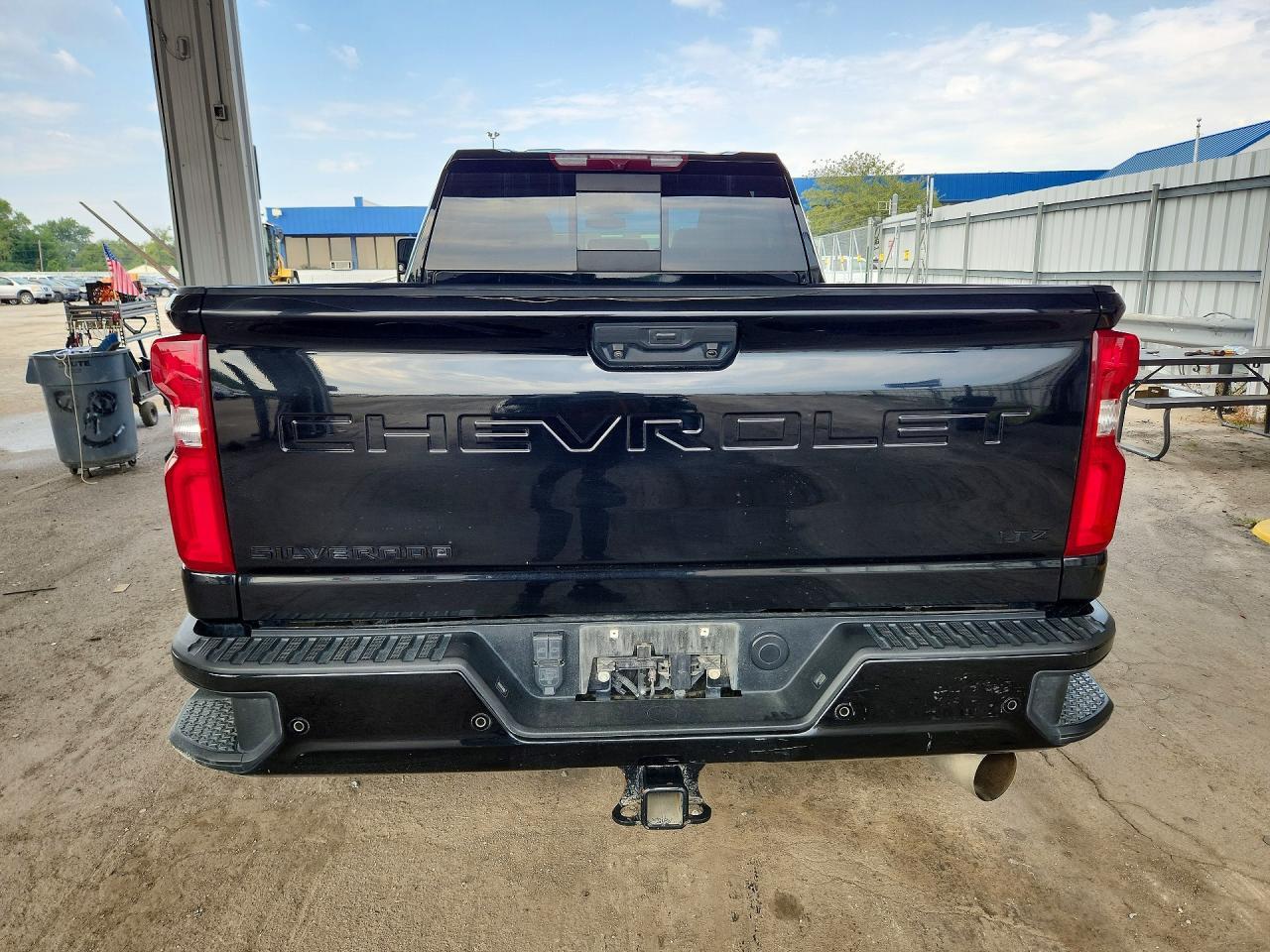2023 CHEVROLET SILVERADO K2500 HEAVY DUTY LTZ — Фото 6 из 12