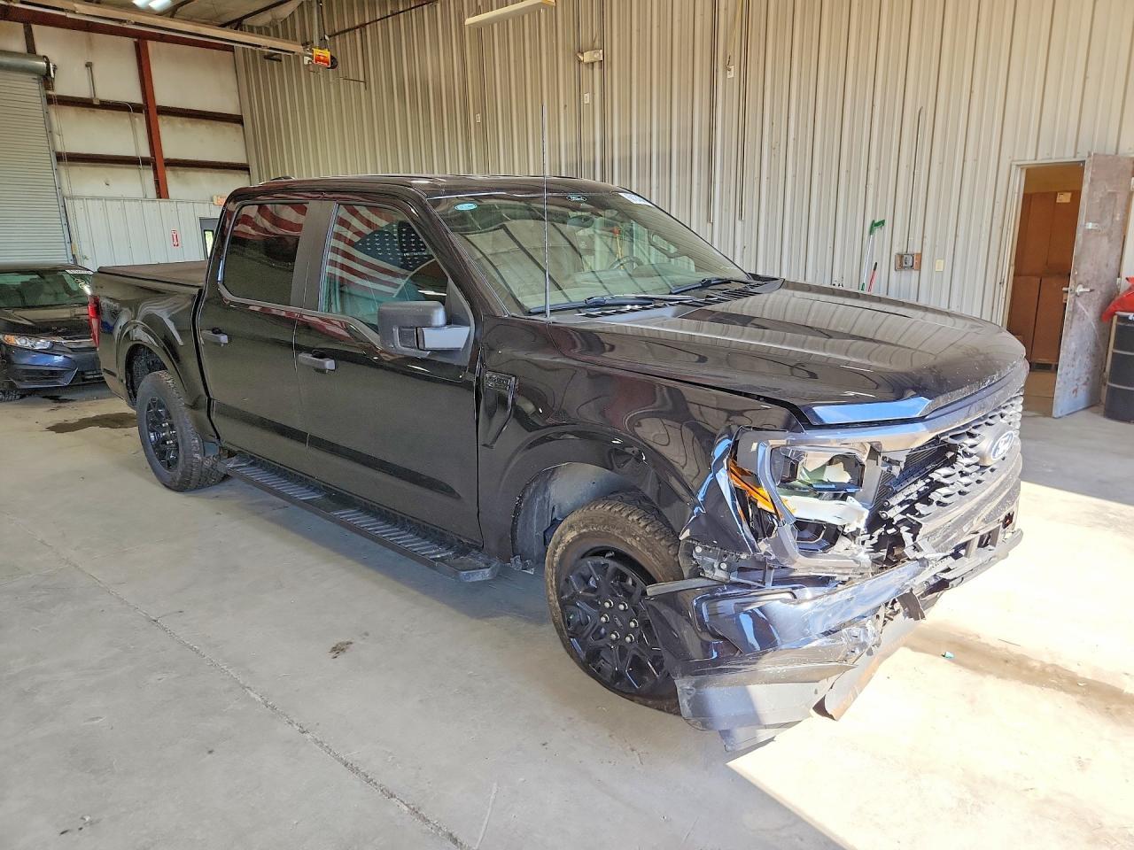 2025 FORD F150 STX — Фото 4 из 12