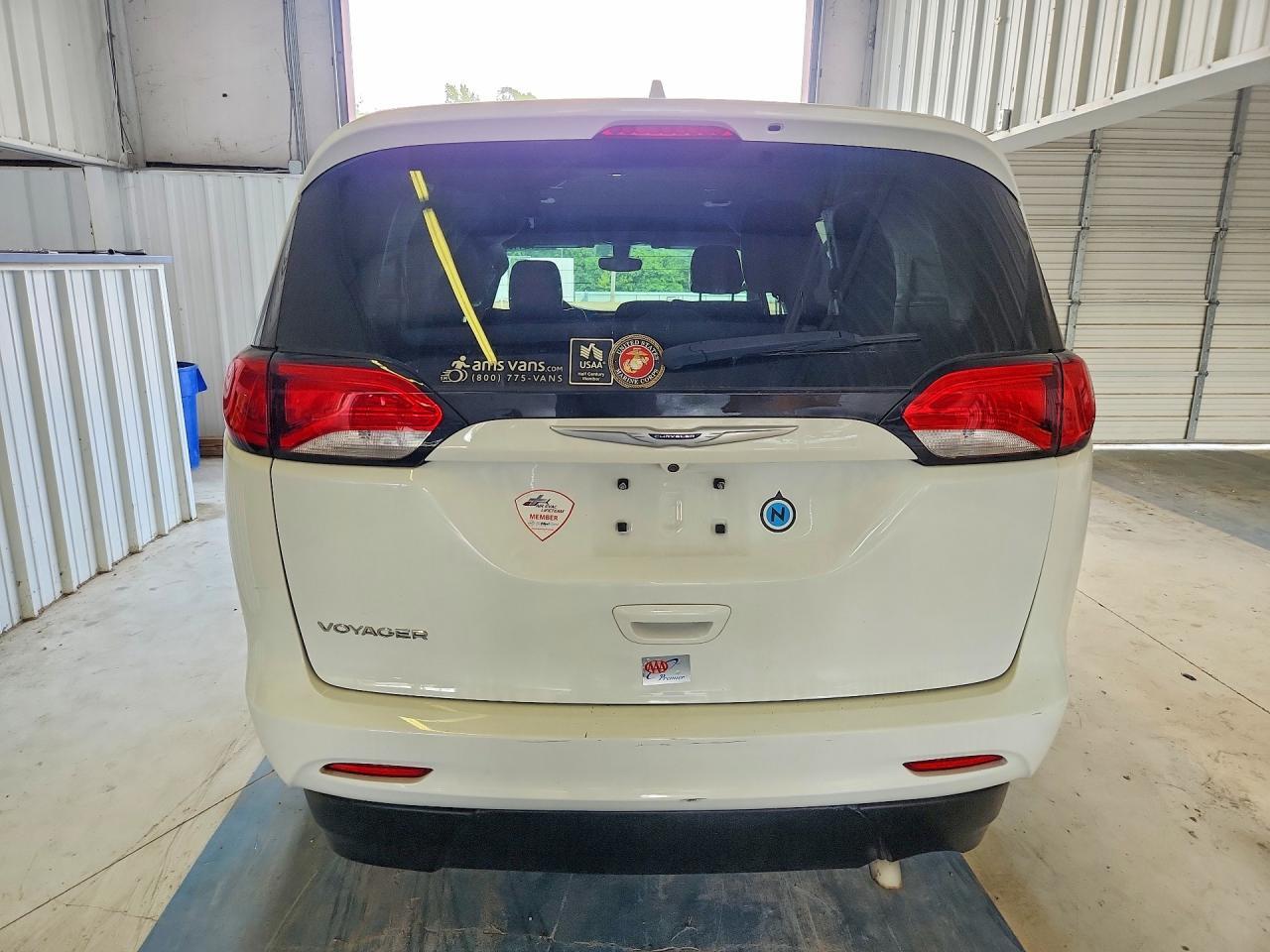 2C4RC1DG9LR264517 2020 CHRYSLER VOYAGER photo no. 6