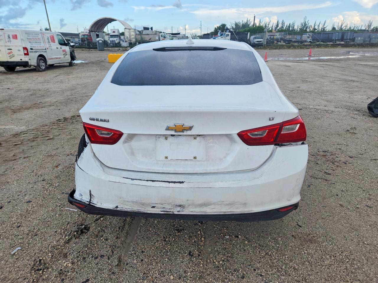 2018 CHEVROLET MALIBU LT — Фото 6 из 12