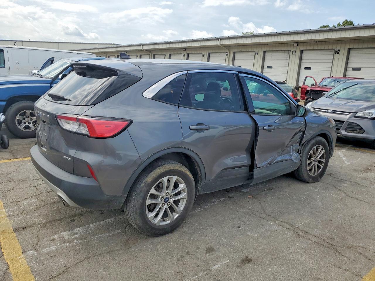 2021 FORD ESCAPE SE — Фото 3 из 13
