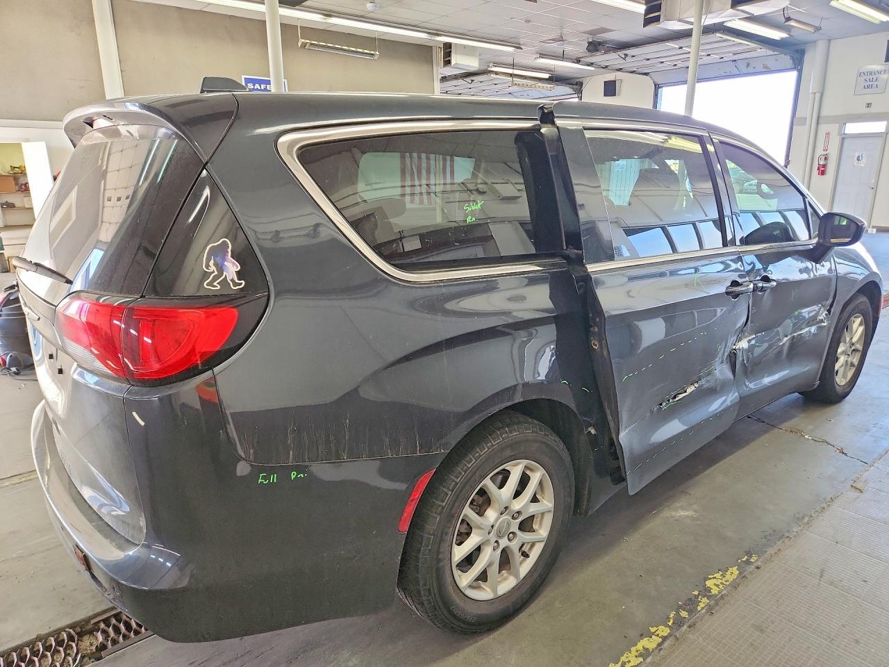 2019 CHRYSLER PACIFICA LX — Фото 3 из 13