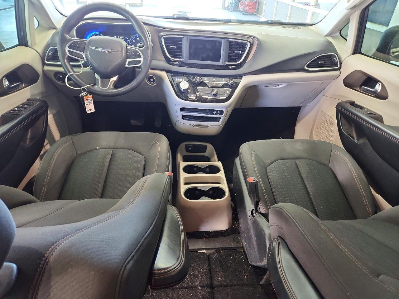 2019 CHRYSLER PACIFICA LX — Фото 8 из 13