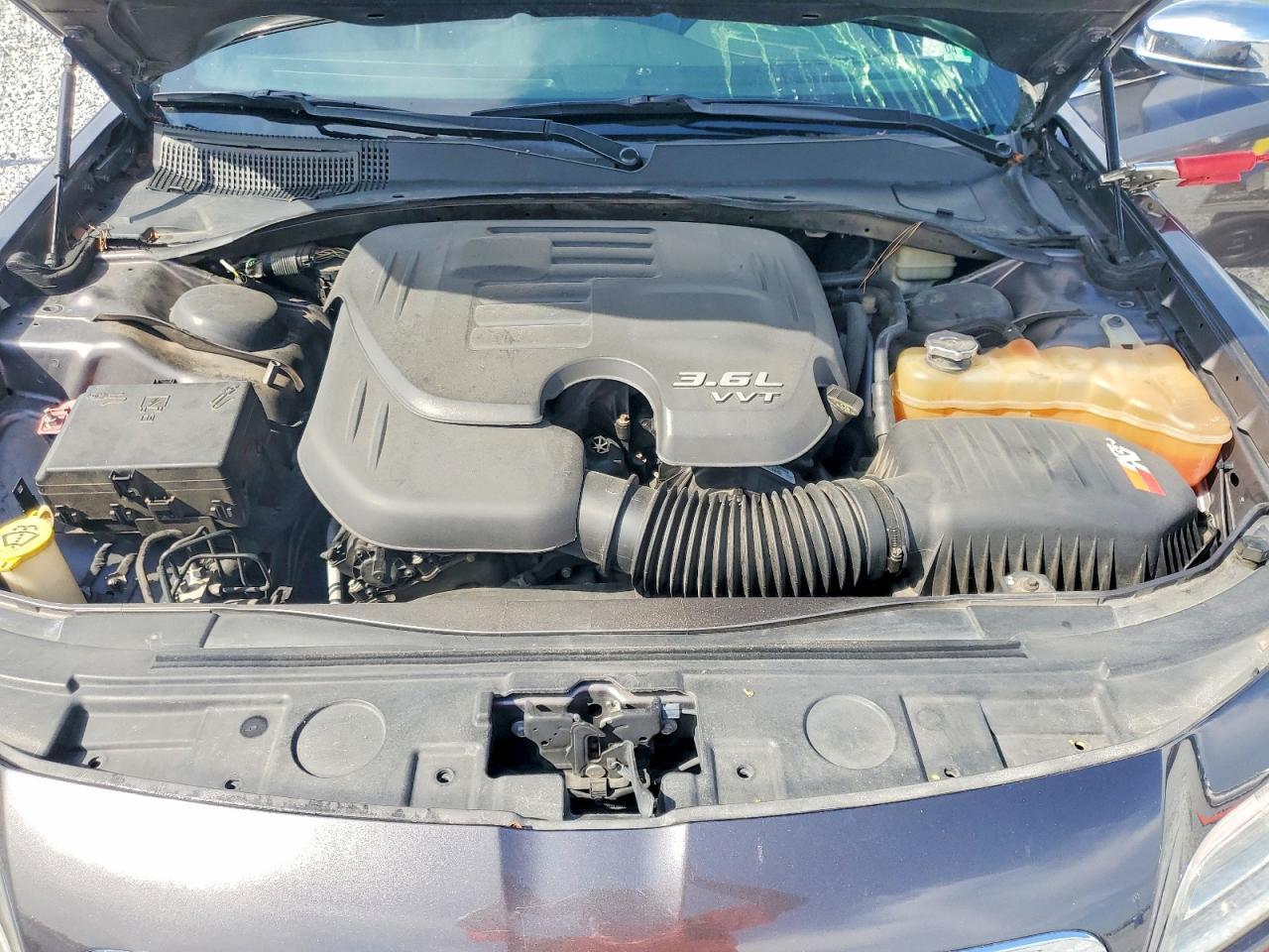 2014 CHRYSLER 300 — Фото 11 из 12