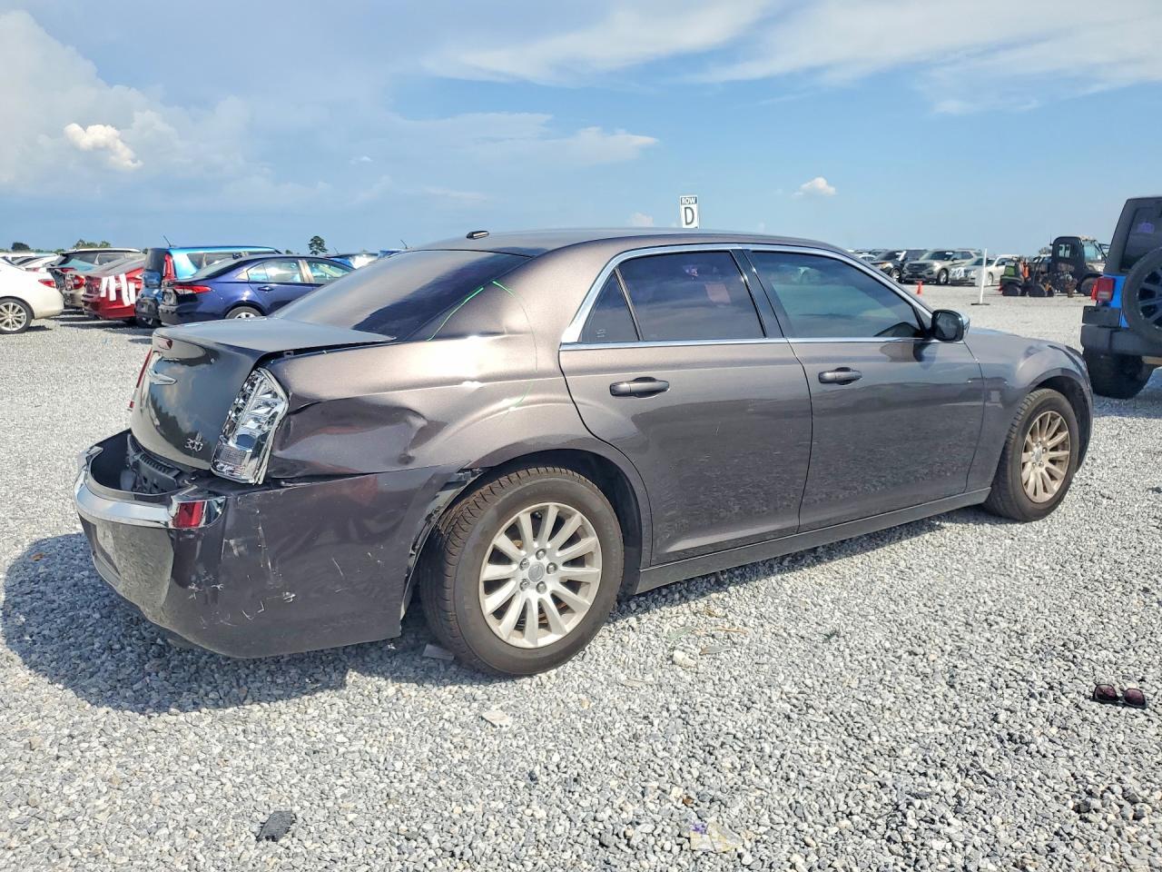 2014 CHRYSLER 300 — Фото 3 из 12