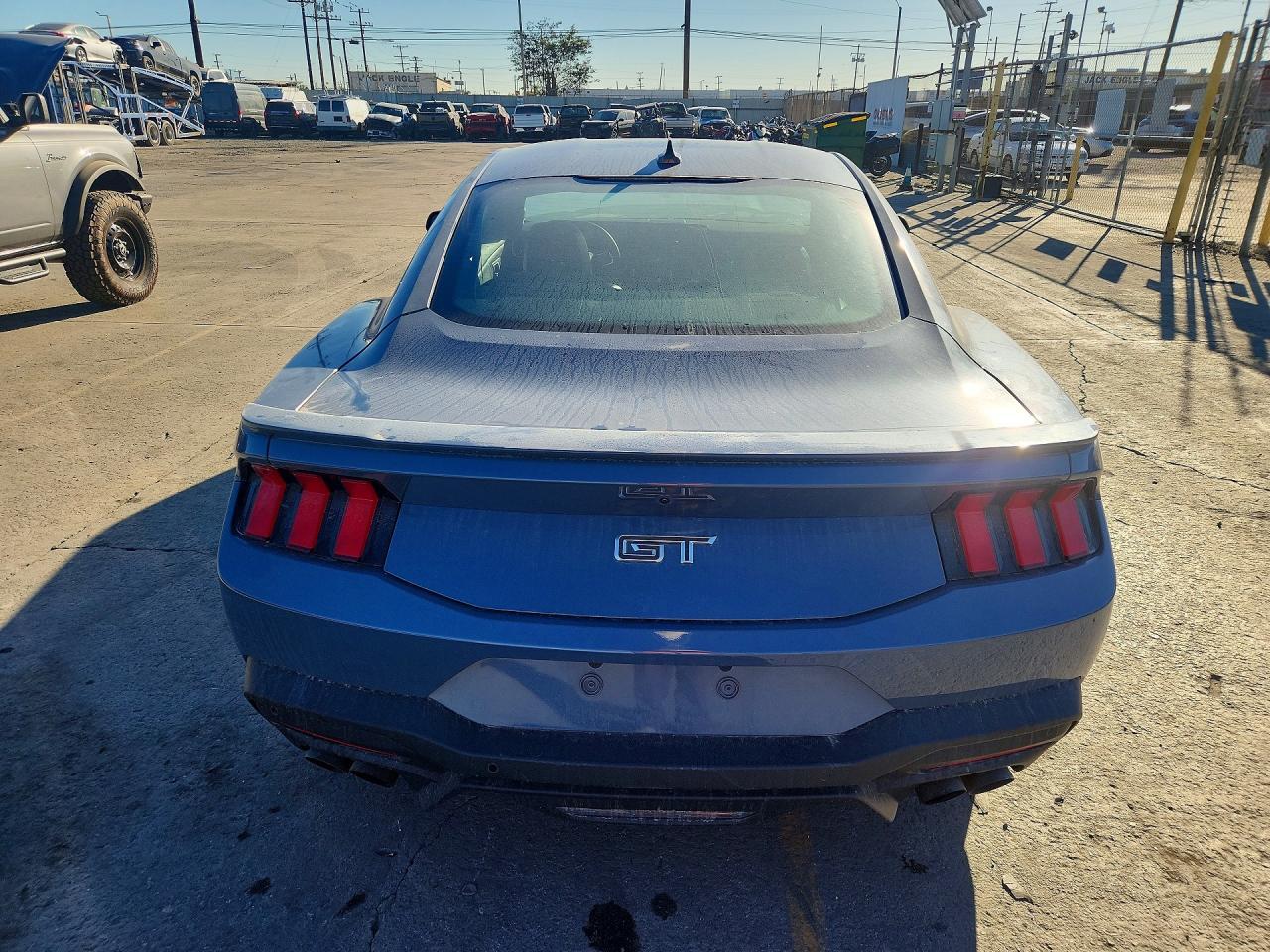 2025 FORD MUSTANG GT — Фото 6 из 12