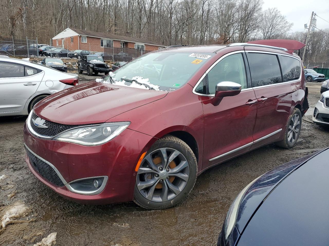 2C4RC1GG8JR210506 2018 CHRYSLER PACIFICA photo no. 1