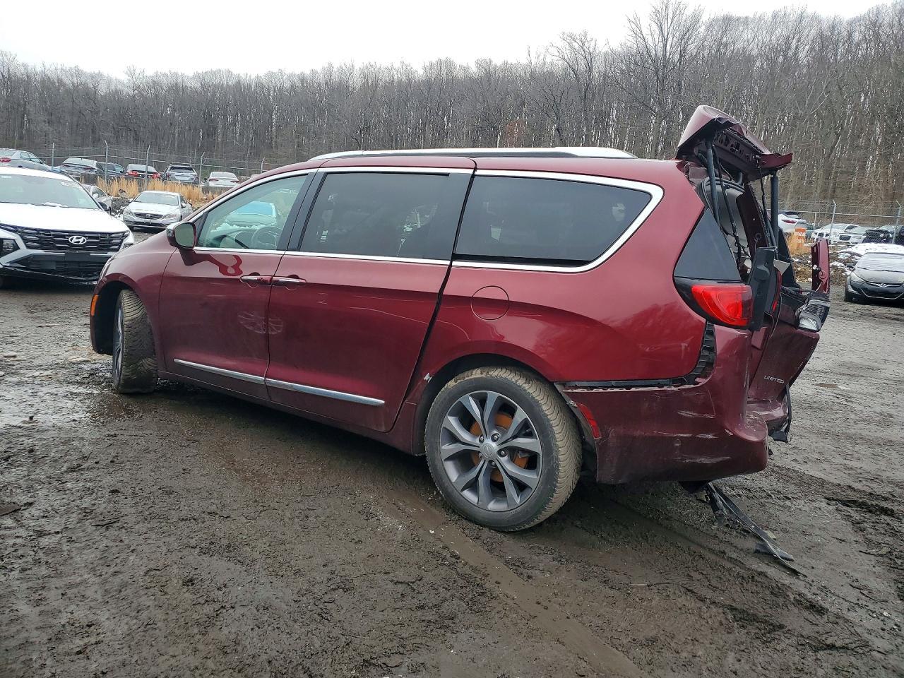 2C4RC1GG8JR210506 2018 CHRYSLER PACIFICA photo no. 2